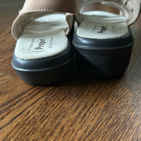 Propet easy walker Women's sandals size 8.5 - Picture 10 of 13